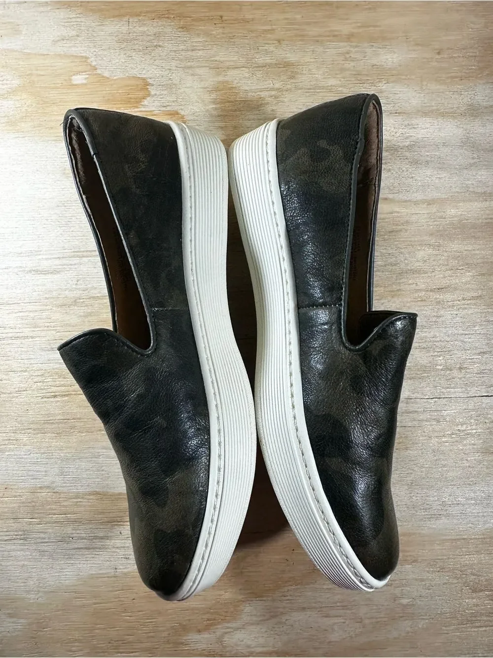 Sofft Olive Camo Slip-On Sneakers Women’s Size 7